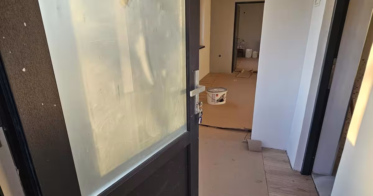 Casă individuală cu 2 camere în Lunca (Băița)