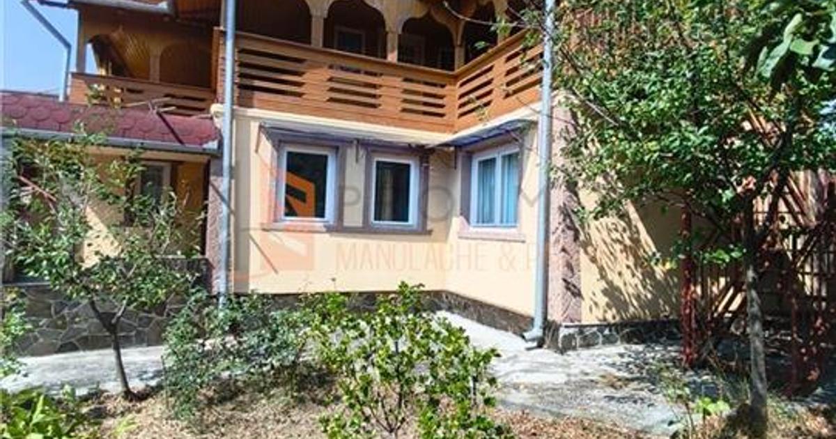 Casă individuală cu 6 camere în Lunca Frumoasă