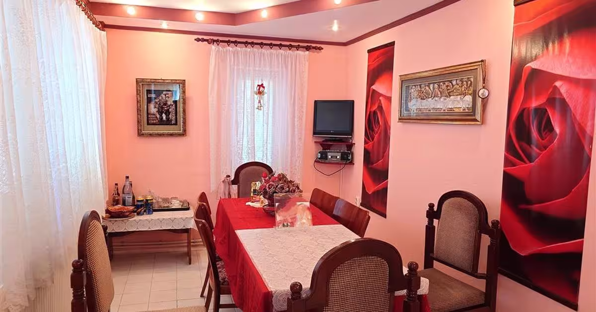 Casă individuală cu 3 camere în Luncoiu de Jos