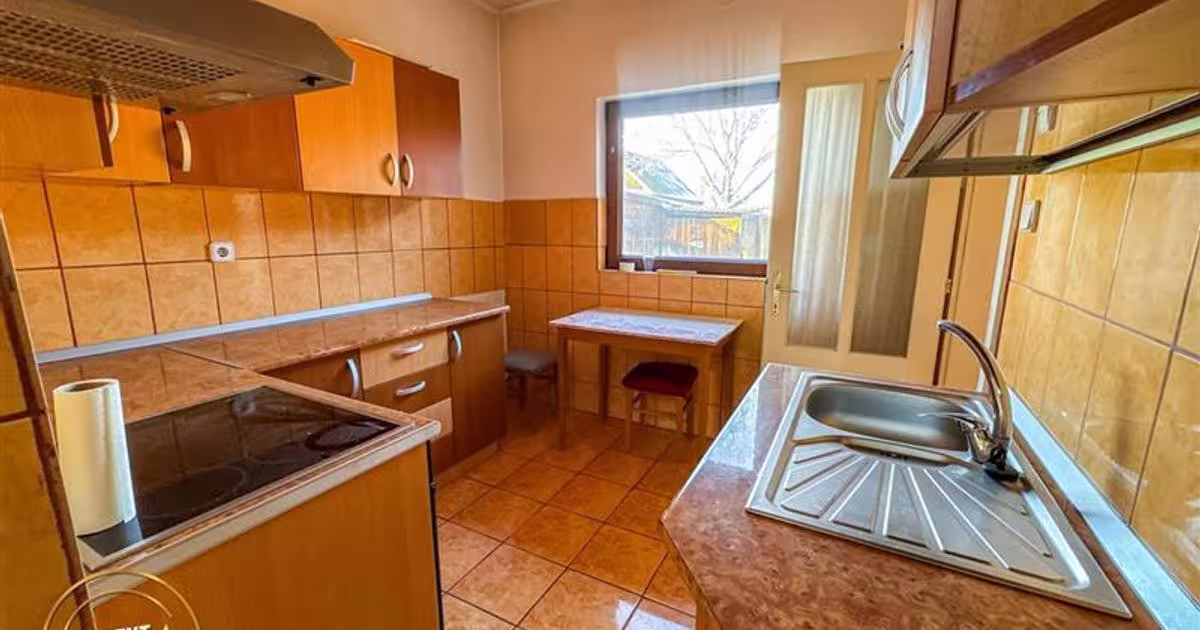 Casă individuală cu 3 camere în Lunga