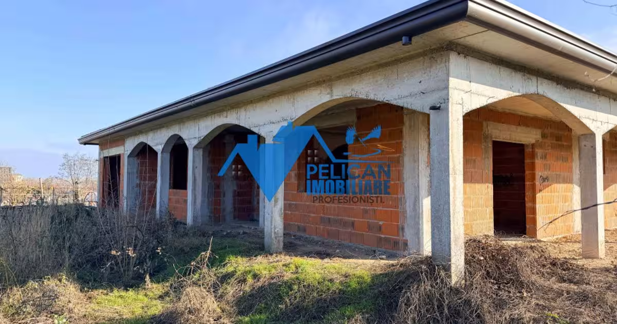 Casă individuală 240 mp cu 4 camere în Mahmudia