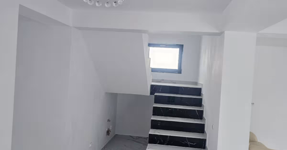 Casă individuală 149 mp cu 6 camere în Malu Mare