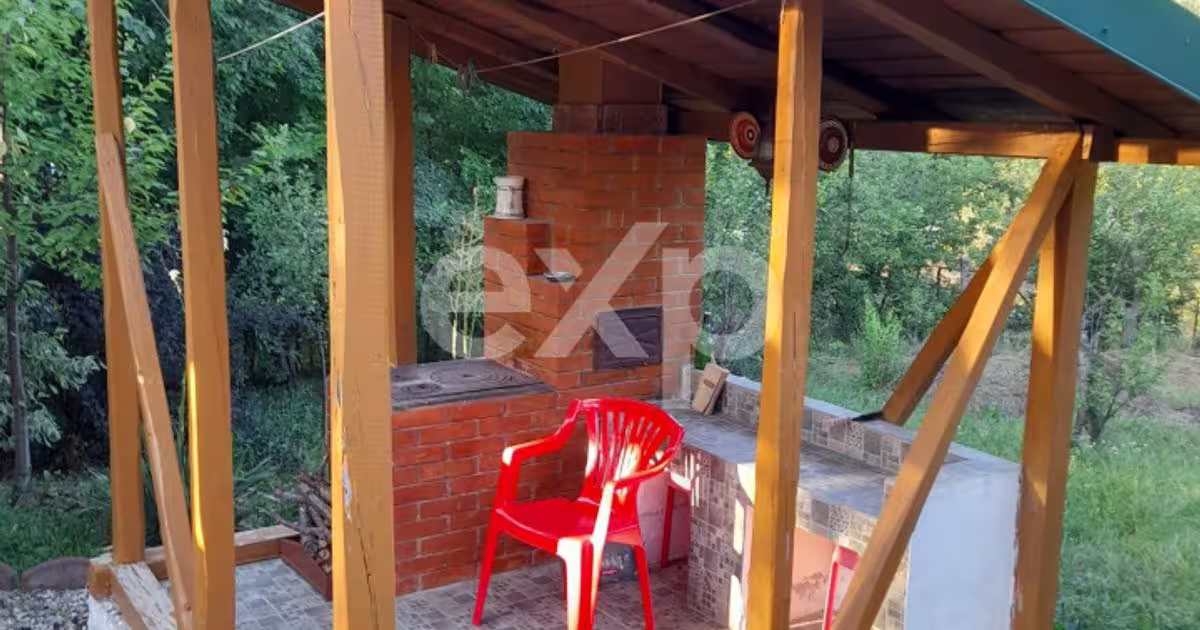 Casă individuală cu 4 camere în Mălureni