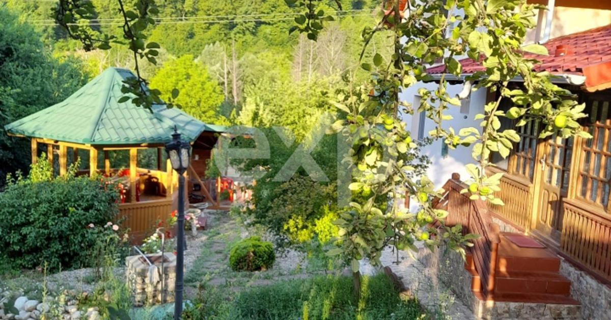 Casă individuală cu 4 camere în Mălureni