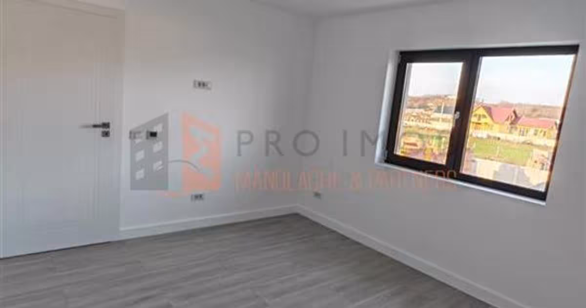 Casă individuală 120 mp cu 4 camere în Mărăcineni