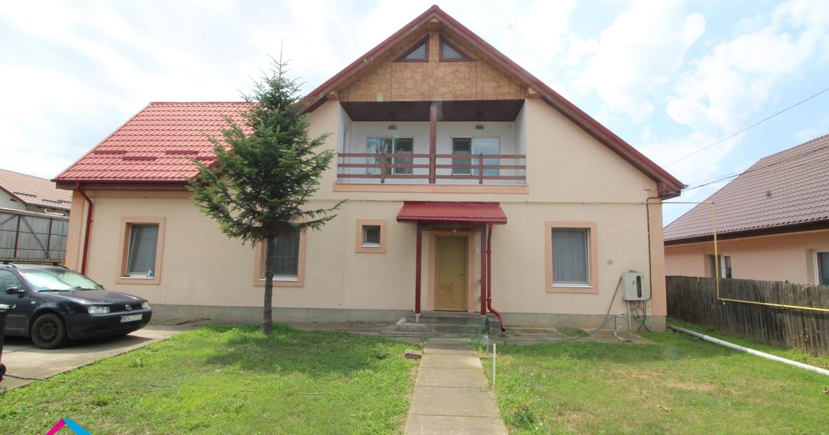 Casă individuală 328 mp cu 7 camere în Mărgineni