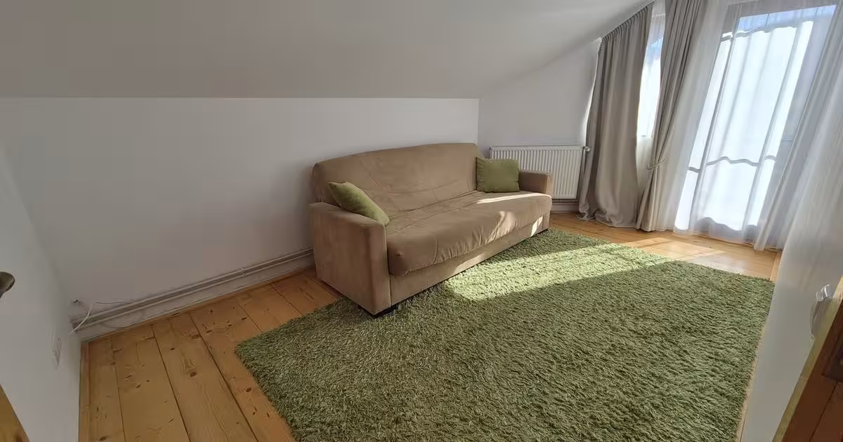 Casă individuală cu 8 camere în Meteș