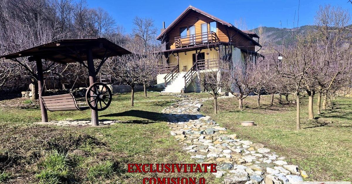 Casă individuală cu 8 camere în Meteș