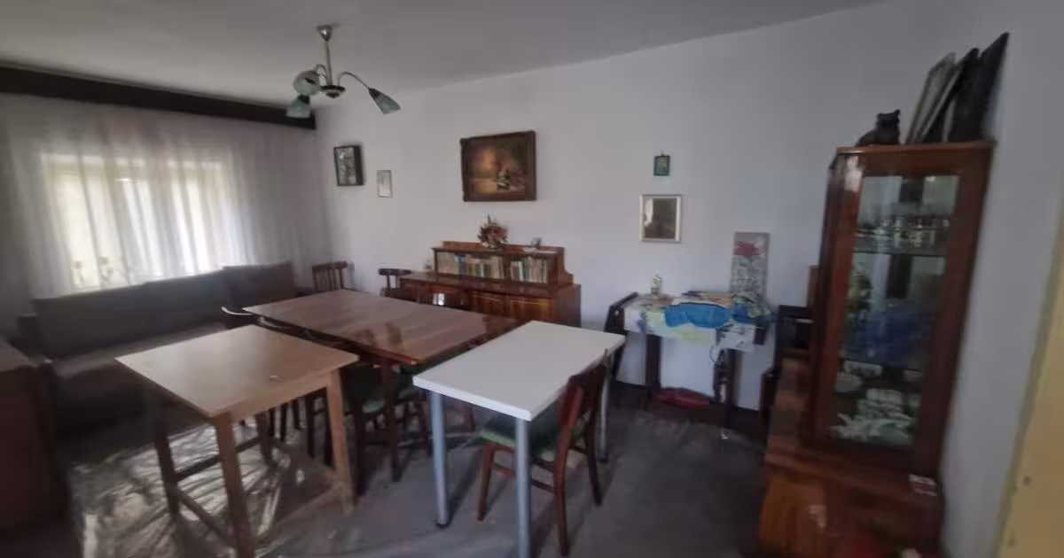 Casă individuală 97 mp cu 4 camere în Mineri