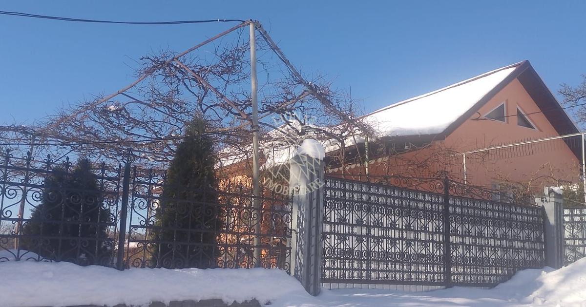 Casă individuală cu 3 camere în Mireș