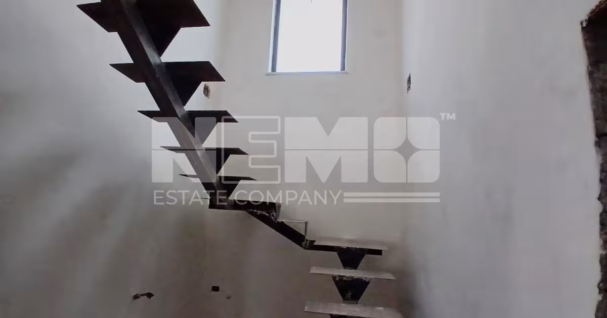 Casă individuală 115 mp cu 4 camere în Mitocu Dragomirnei