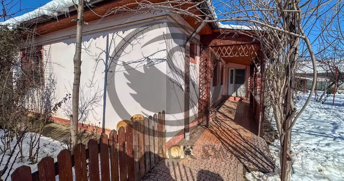 Casă individuală cu 4 camere în zona Periferie, Mizil