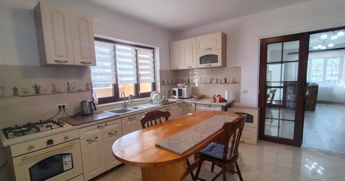 Casă individuală cu 5 camere în Moara