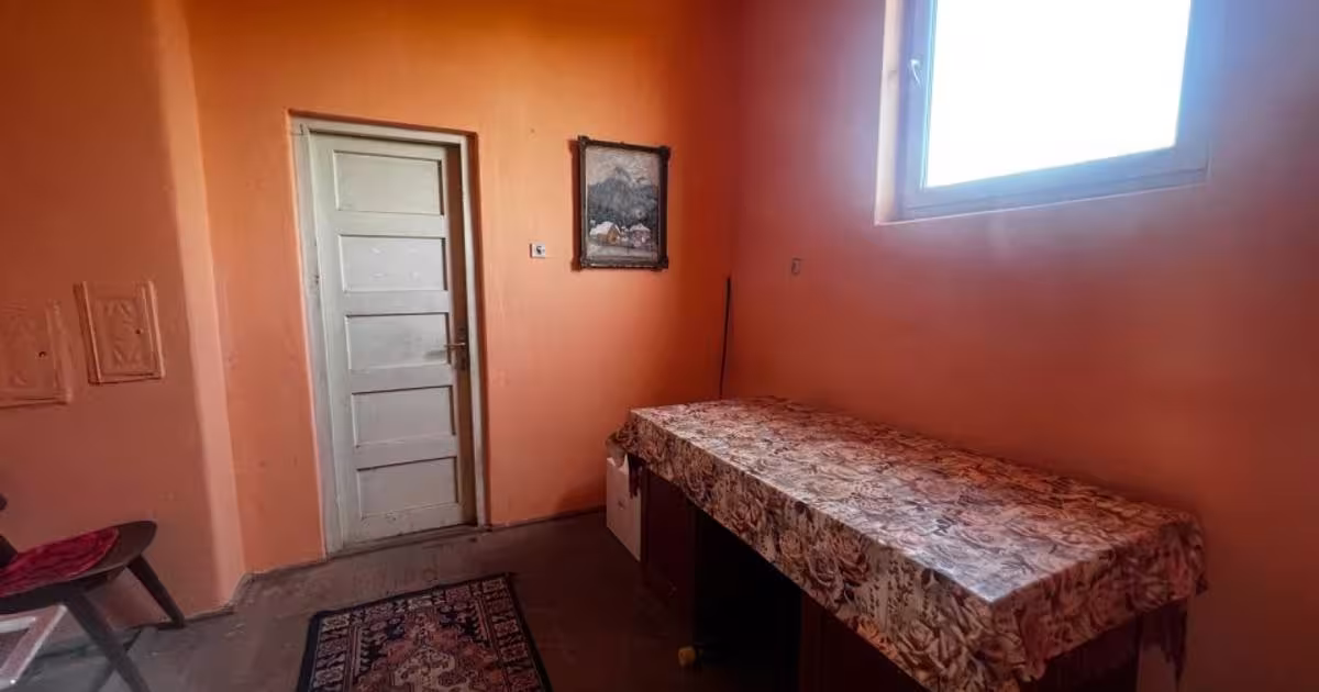 Casă individuală 200 mp cu 3 camere în Moftinu Mic