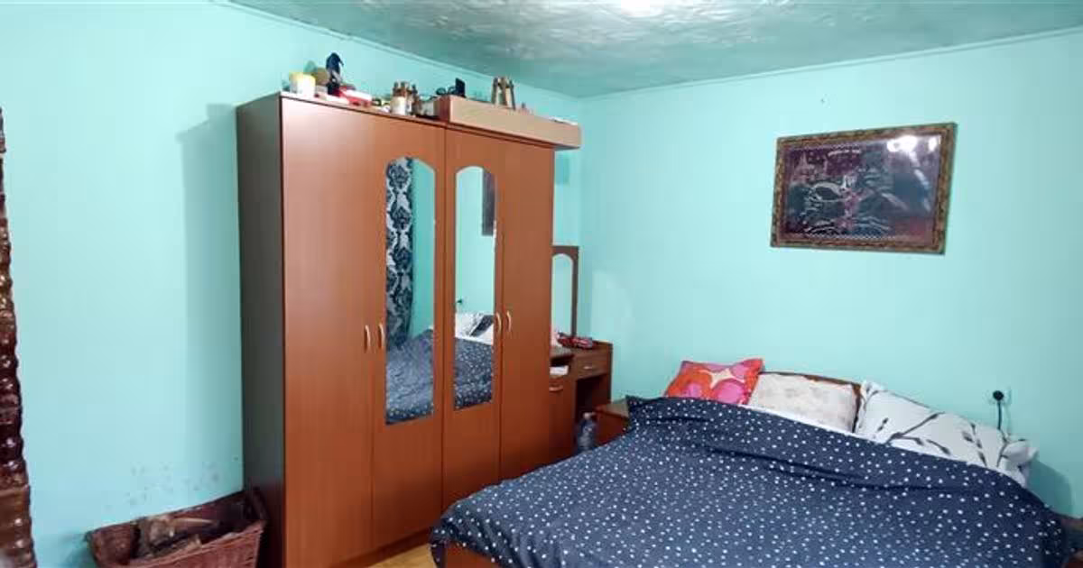 Casă individuală cu 3 camere în zona Est, Moldova Nouă