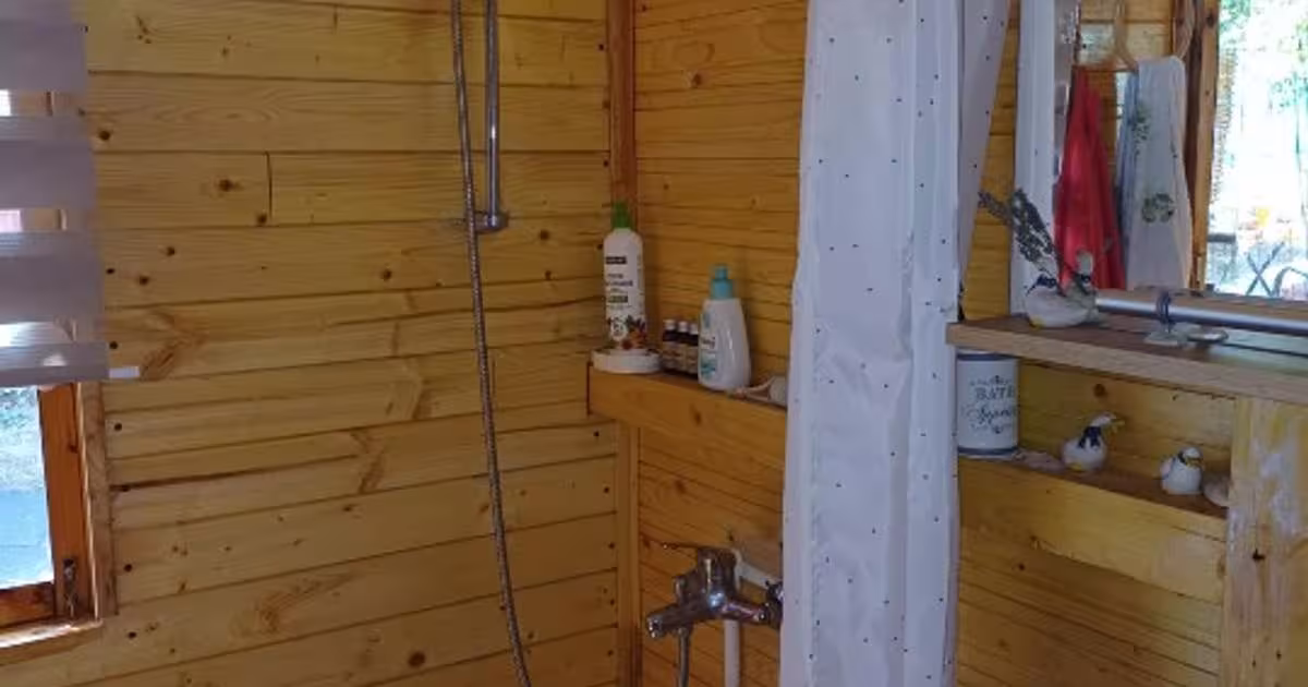 Casă individuală 35 mp cu 2 camere în zona Central, Moreni