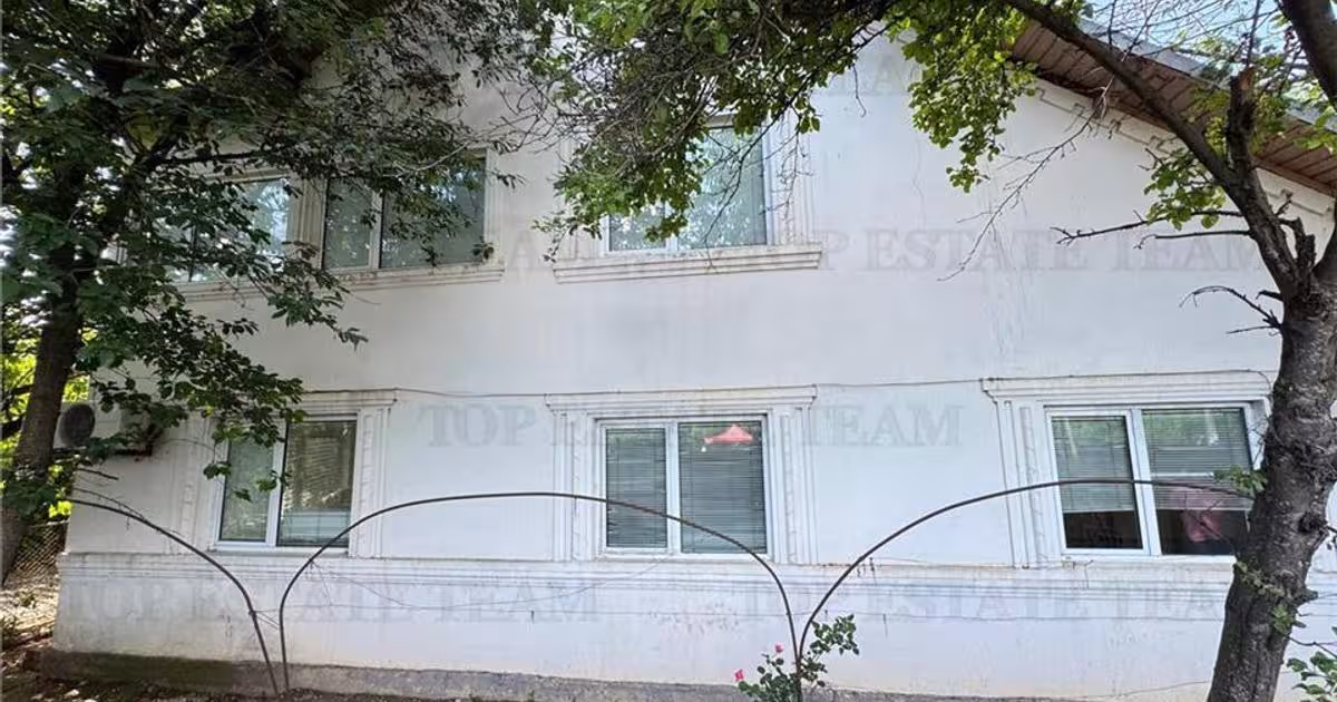 Casă individuală cu 6 camere în Movilița