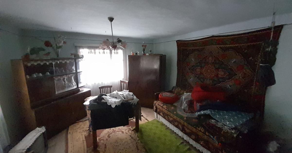 Casă individuală 66 mp cu 2 camere în zona Central, Năsăud