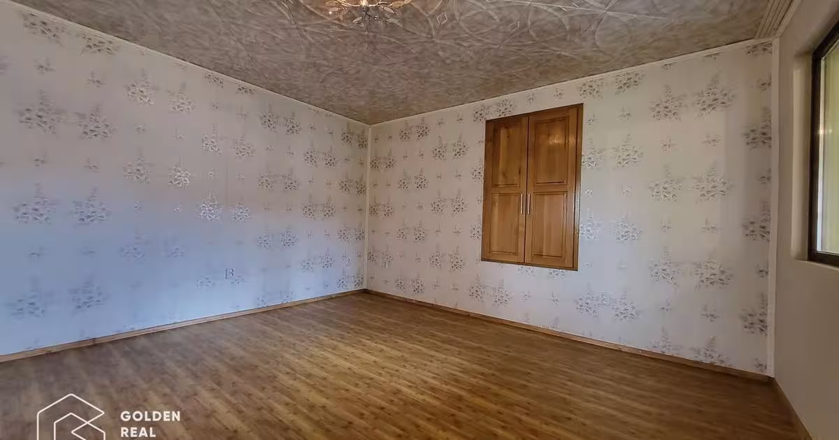 Casă individuală cu 7 camere în Neudorf