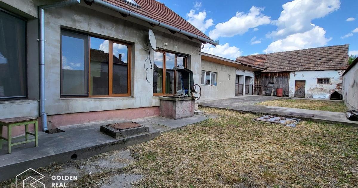 Casă individuală cu 7 camere în Neudorf