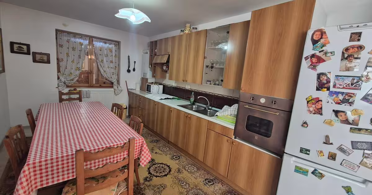 Casă individuală cu 3 camere în zona Est, Ocna Mureș