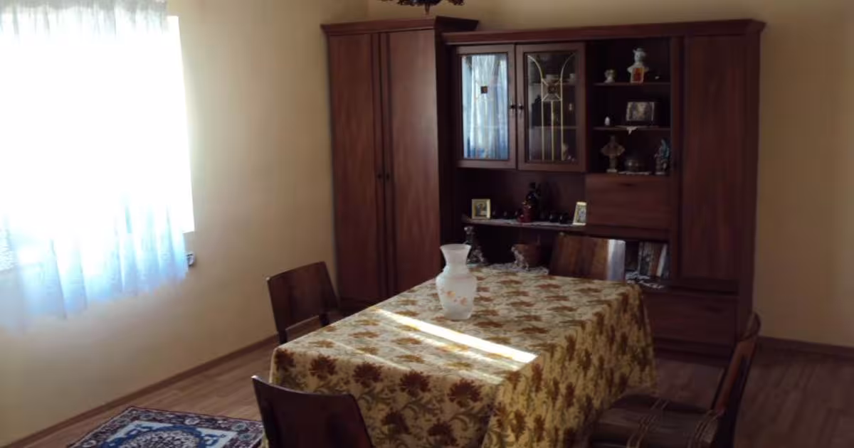 Casă individuală 120 mp cu 5 camere în Ocnele Mari
