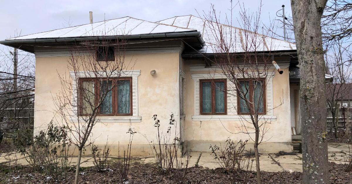 Casă individuală 70 mp cu 3 camere în Olteni (Uliești)