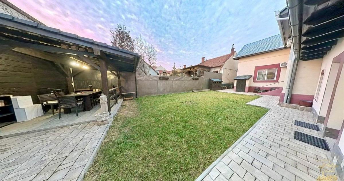 Casă individuală 270 mp cu 10 camere în zona Central, Oradea