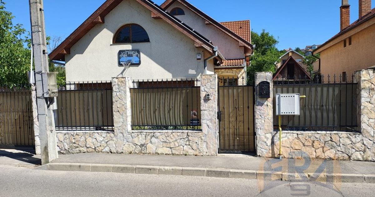 Casă individuală 225 mp cu 5 camere în zona Dealuri Oradea, Oradea