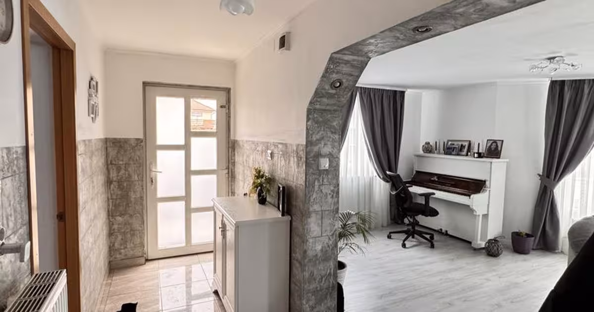 Casă individuală cu 6 camere în zona Periferie, Oradea