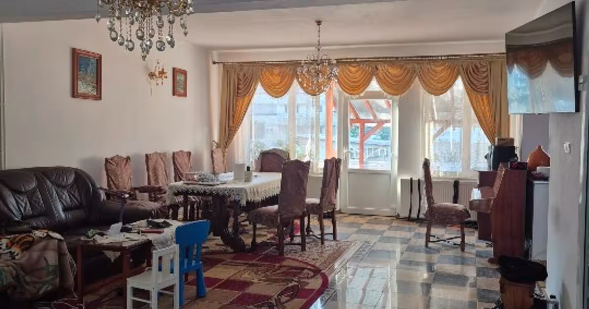 Casă individuală 373 mp cu 5 camere în zona Rogerius, Oradea