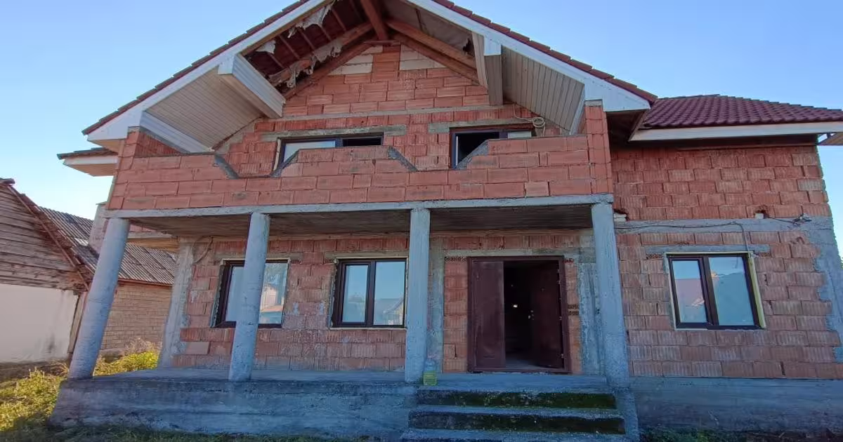 Casă individuală cu 4 camere în Orheiu Bistriței preț 542.168 RON