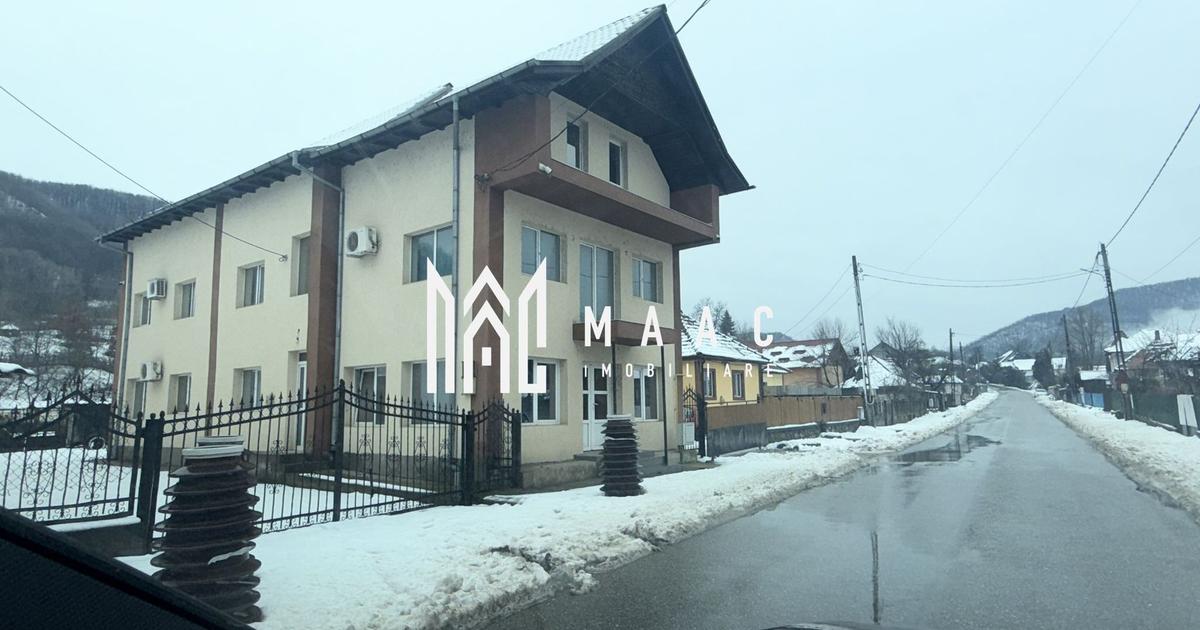 Casă individuală cu 7 camere în Păușești-Măglași