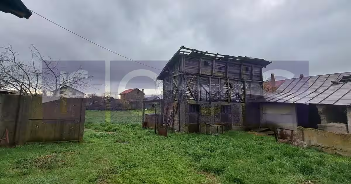 Casă individuală cu 4 camere în Peretu