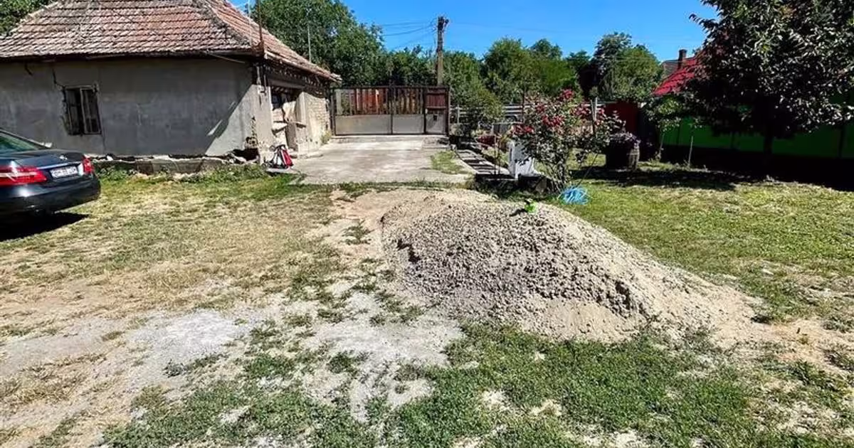 Casă individuală decomandat cu 4 camere în zona Periferie, Săcueni