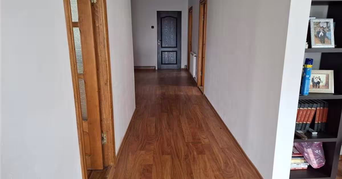 Casă individuală 126 mp cu 4 camere în Petrești