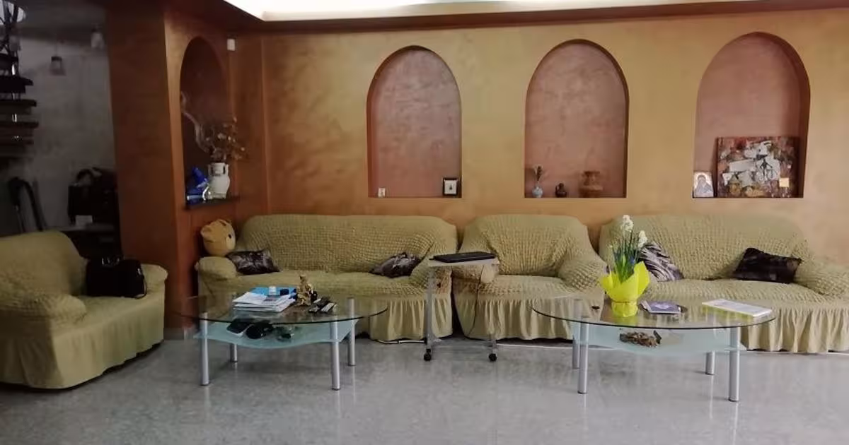 Casă individuală 300 mp cu 7 camere în zona 1 Mai, Piatra-Neamț