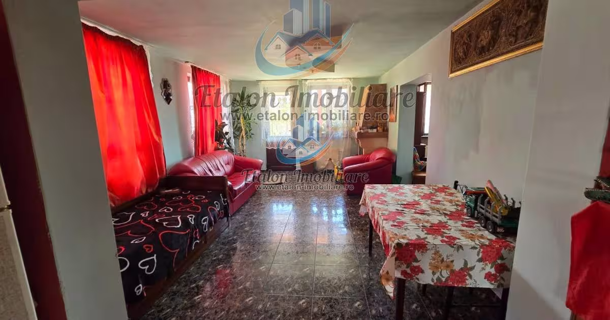 Casă individuală cu 5 camere în zona Periferie, Piatra-Neamț