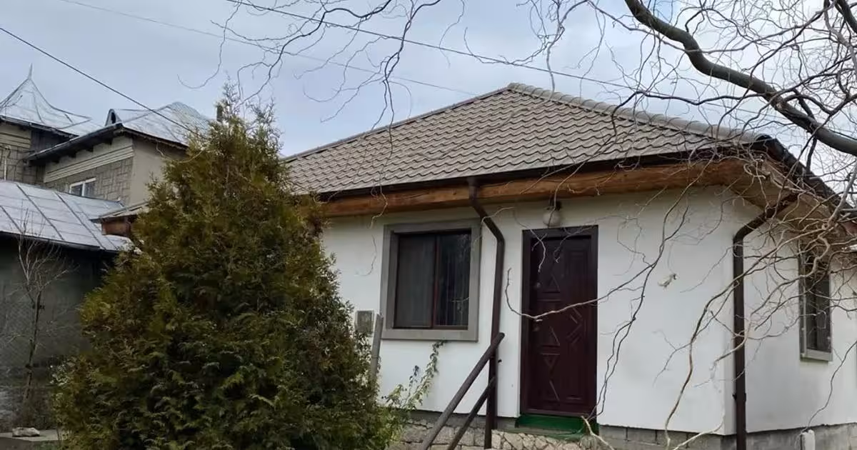 Casă individuală cu 4 camere în Pietroasele