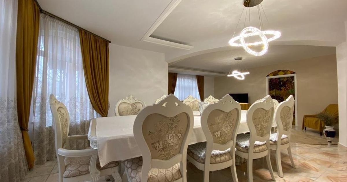 Casă individuală 346 mp cu 6 camere în zona Bere, Pitești