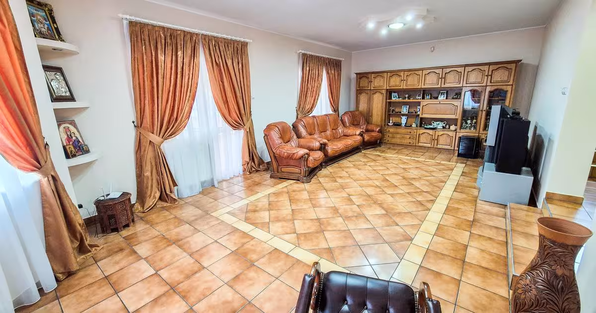 Casă individuală cu 5 camere în zona Prundu, Pitești