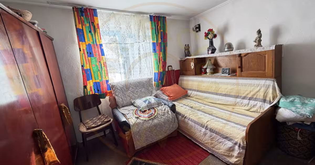 Casă individuală 50 mp cu 4 camere în Pitoi