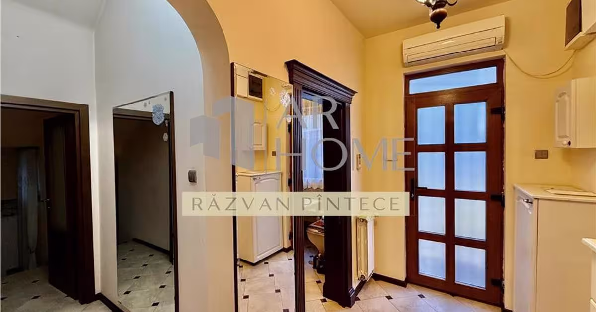 Casă individuală 320 mp cu 11 camere în zona Ultracentral, Ploiești