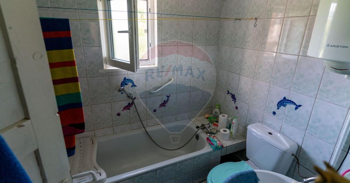 Casă individuală cu 6 camere în Podele