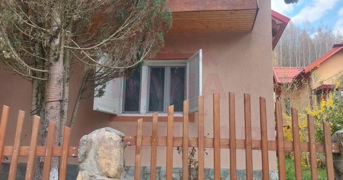 Casă individuală cu 5 camere în Poiana Mărului