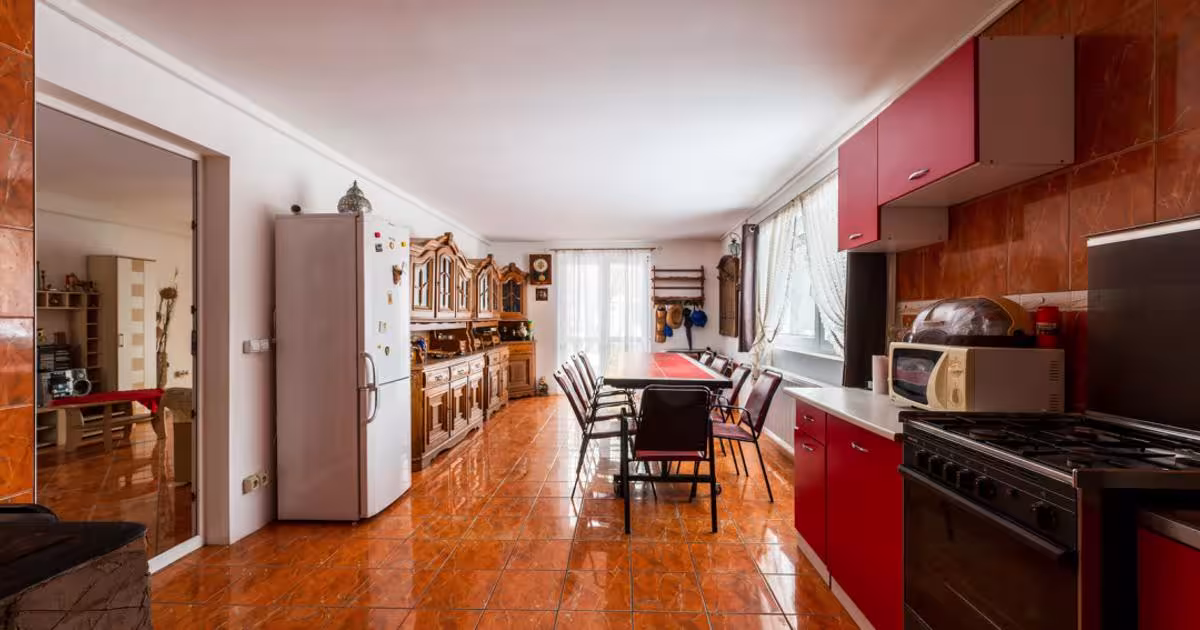 Casă individuală cu 6 camere în Poiana Micului