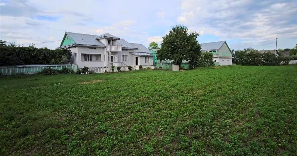 Casă individuală cu 4 camere în Poieni-Suceava