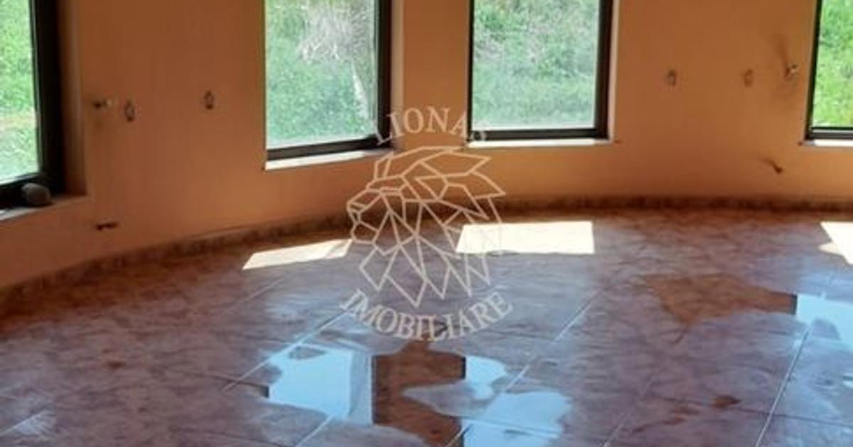 Casă individuală cu 6 camere în Posmuș