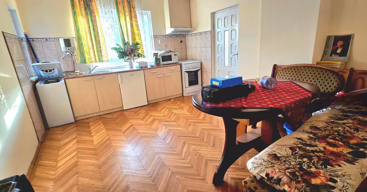 Casă individuală 285 mp cu 7 camere în Pucioasa