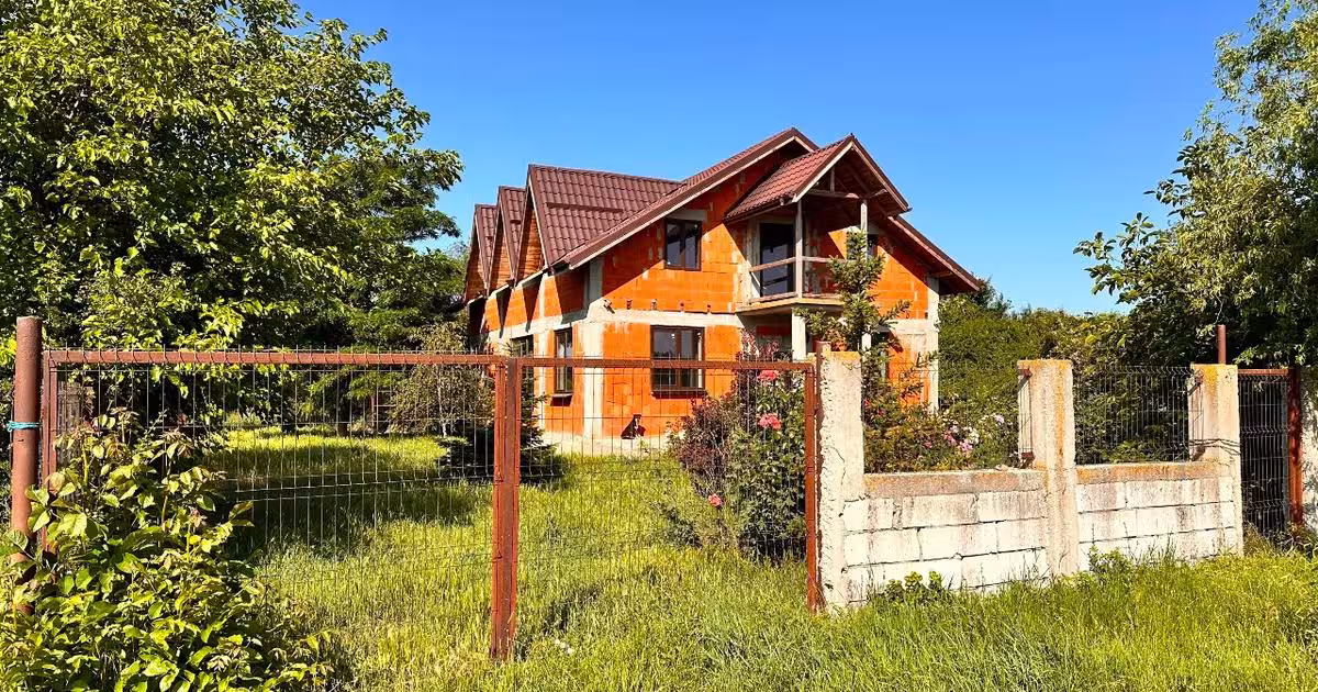 Casă individuală 176 mp cu 5 camere în Răcari